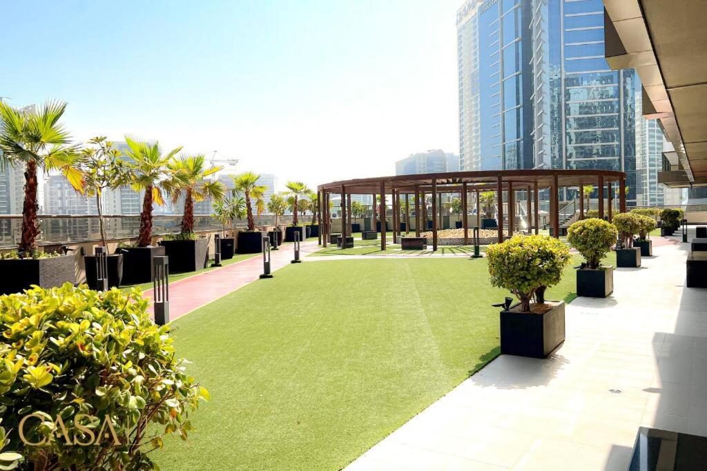 Lovely Big Studio W/ Burj Khalifa View In Downtown Дубай Екстер'єр фото