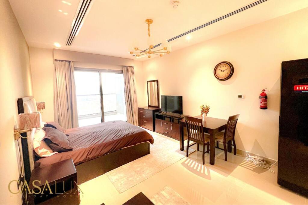 Lovely Big Studio W/ Burj Khalifa View In Downtown Дубай Екстер'єр фото